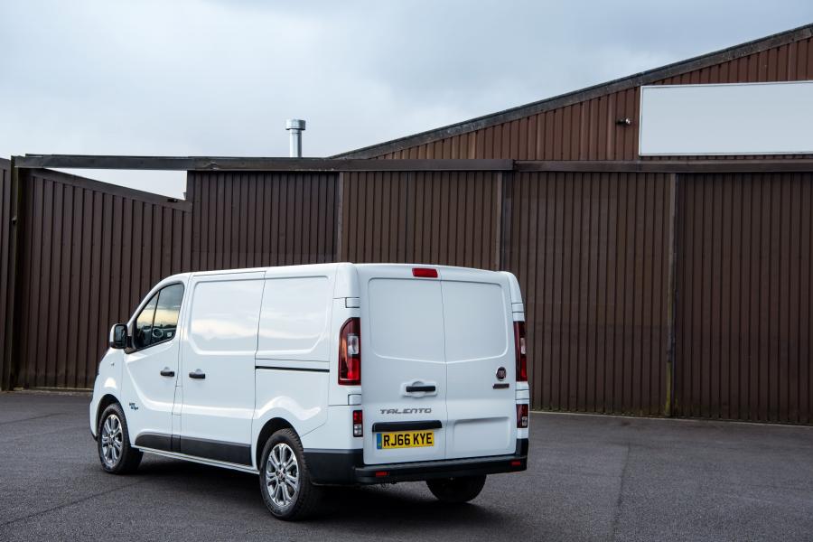  Fiat Talento Van 2016 года  (UK) (фото 11 из 24)